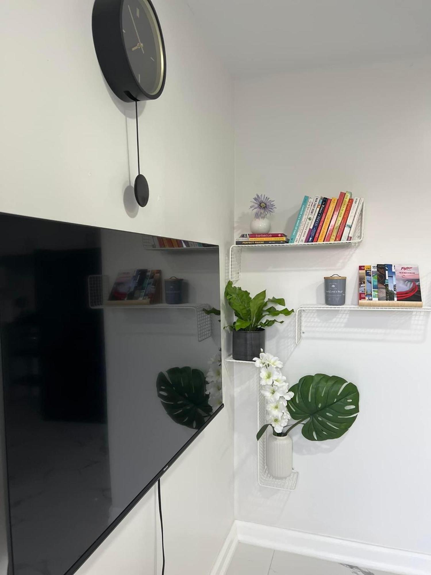 2br 1ba Guest With King Bed - Free Parking - Renfrew Station - Location Séjour chez l'habitant